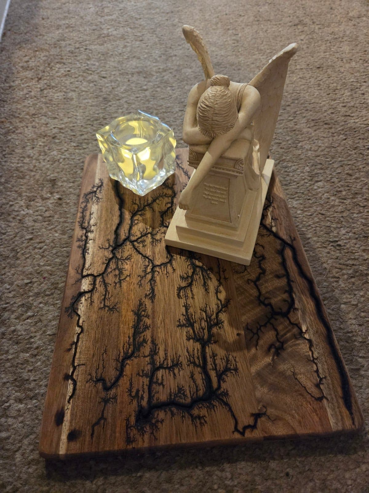 Fractal burned cutting board w/display