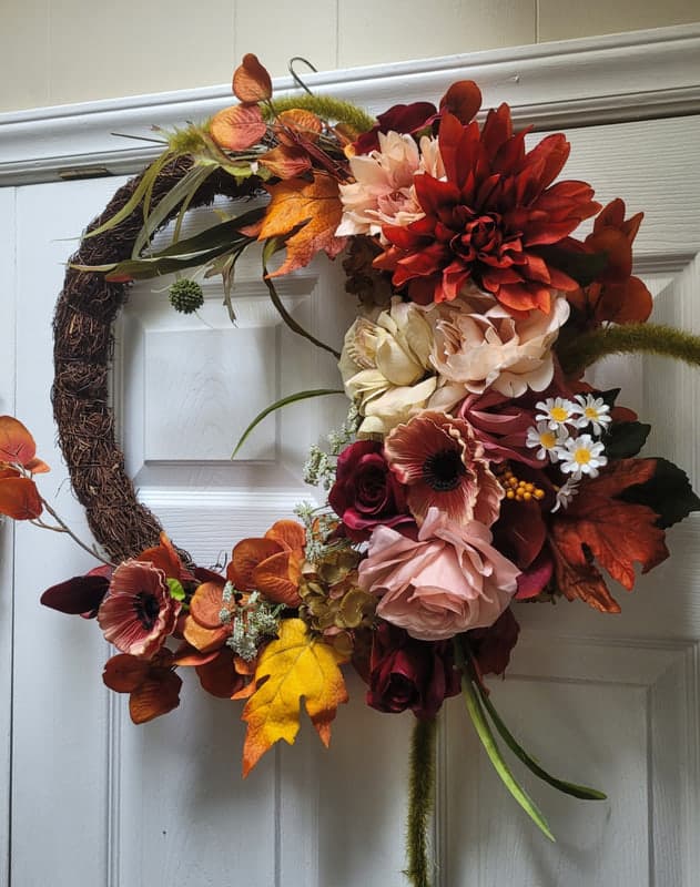 Carolyn's No-Bake Cakes & Wreaths