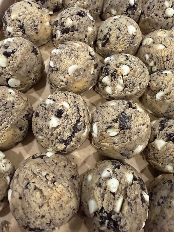 Cookies and Cream Cookie 🍪
