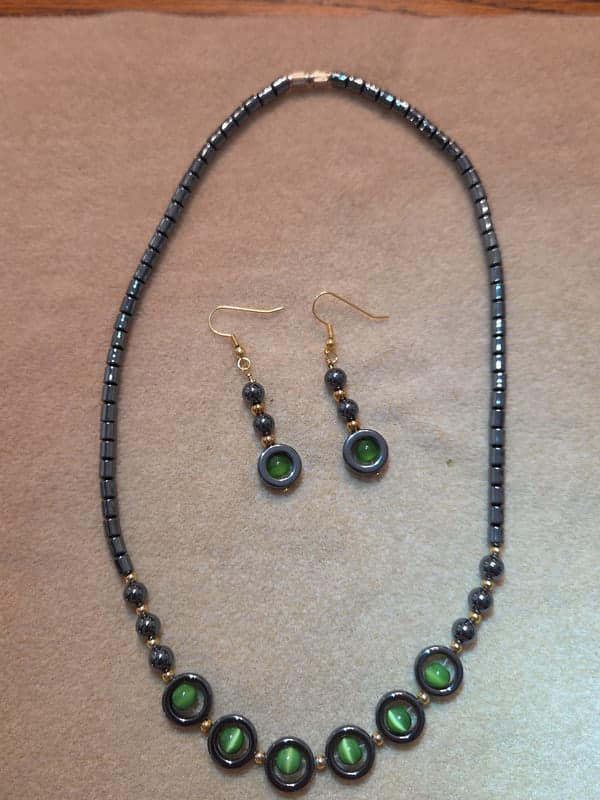 20" hematite neclace set with green cat's eye