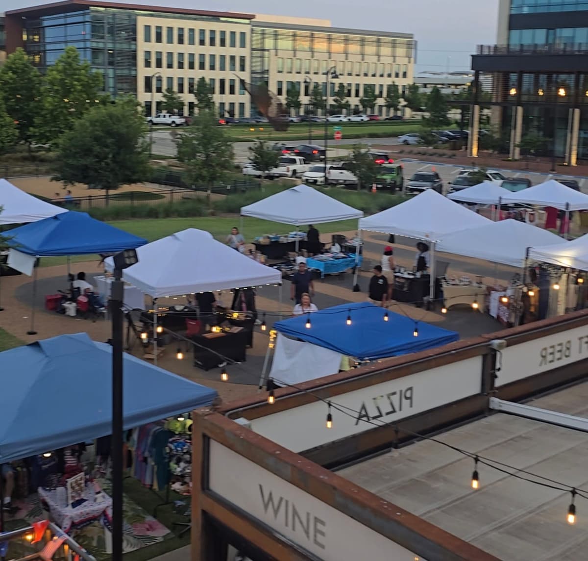 OCT 17 OUTDOOR MARKET AND LIVE MUSIC