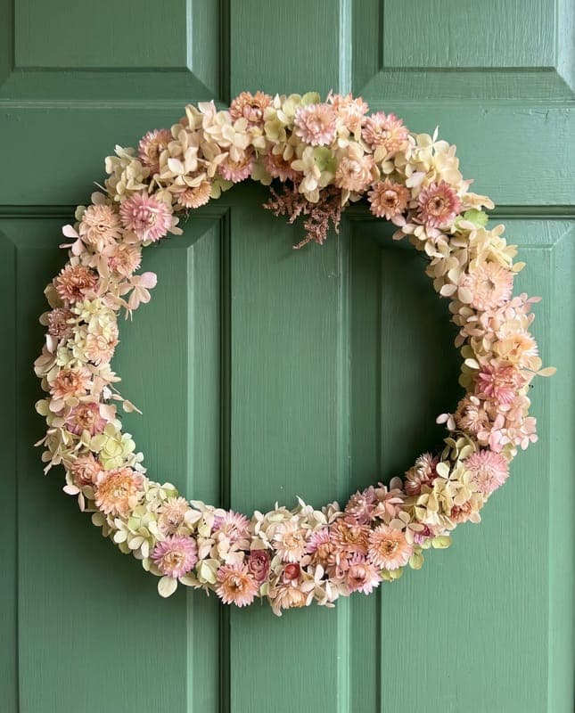 Natural Botanical Hydrangea and Strawflower Wreath
