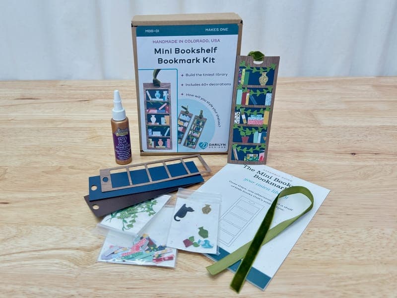 Mini Bookshelf Bookmark Kit.