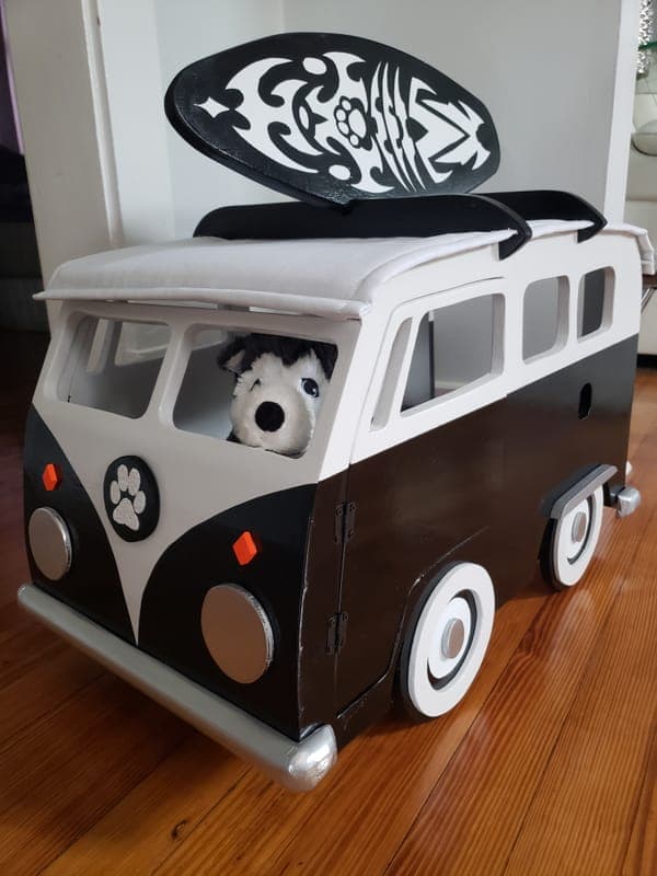 Vintage Van Villa Surf Style