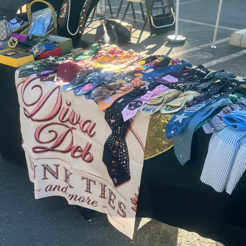 Divaadebb Ties an Accessories