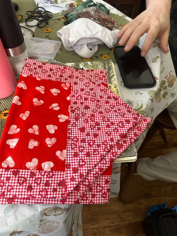 Reversible table runner
